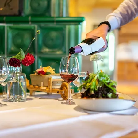 ホテル ベルガストホフ ヘーヒステン Illmensee