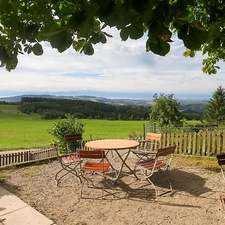 Berggasthof Hoechsten Hotel Illmensee