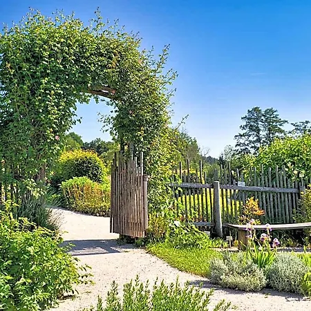 Berggasthof Hoechsten فندق Illmensee